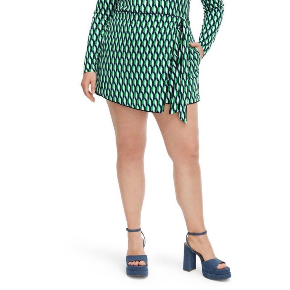 💚 NWT! Side Wrap Arrow Geo Green Mini Skort - DVF for Target - Size L